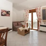 One-bedroom In Okrug Gornji 아파트 *