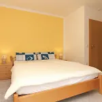 One-bedroom In Okrug Gornji 아파트 *