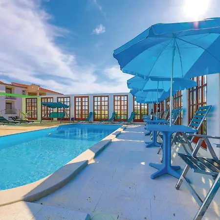 Gorgeous In Okrug Gornji With Kitchen Apartment Trogir